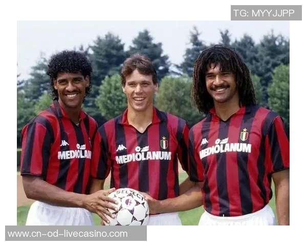 荷兰足球三剑客的辉煌岁月与传奇故事探秘